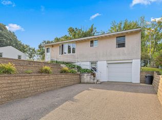 162 Summer Ave E, Maplewood, MN 55117