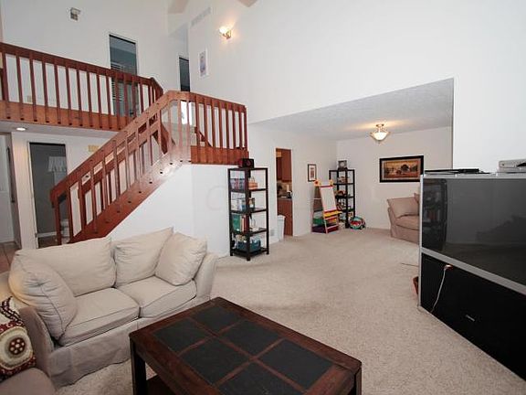 3rd image of 340 Saint Thomas Dr