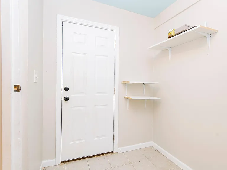 3125 Tryon Rd — Photo 16
