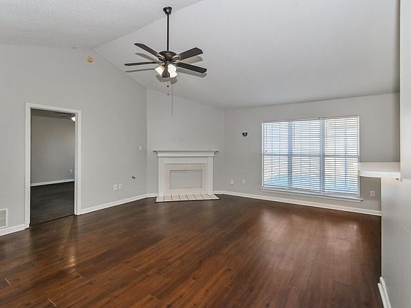4th image of 1718 Sarah Ann Dr