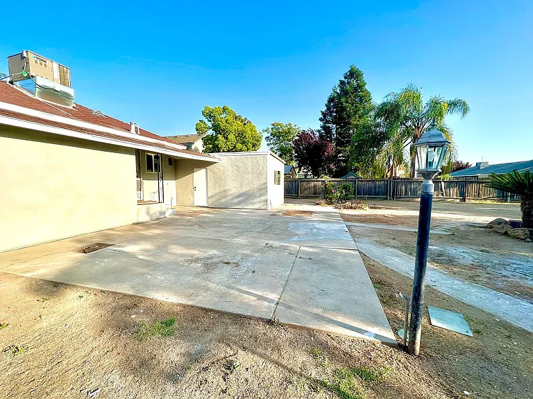 930 Sunnyside Ave — Photo 17