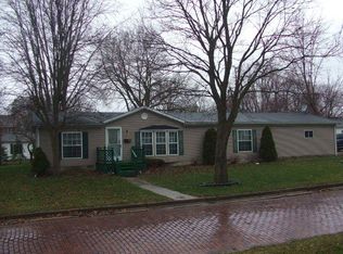 211 N Poplar St, Onarga, IL 60955