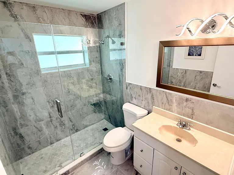118 SE 10th Ct — Photo 7
