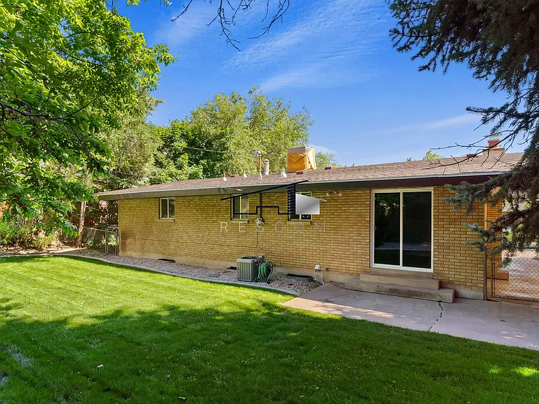 1334 Henderson Dr — Photo 27