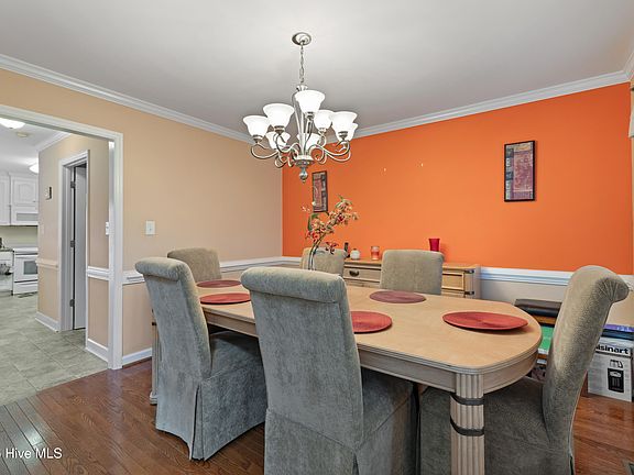 3rd image of 106 Beatrice Drive