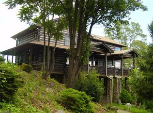 326 Cherokee Ln, Purlear, NC 28665