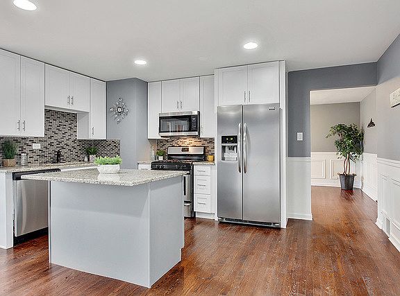 3rd image of 15940 Minerva Ave