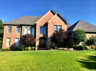 8 Chambord Ln, Little Rock, AR 72223