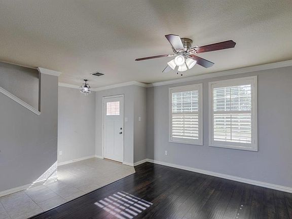 5th image of 1412 Evergreen St