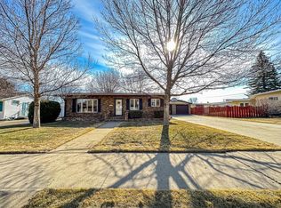 1837 7th St SW, Minot, ND 58701