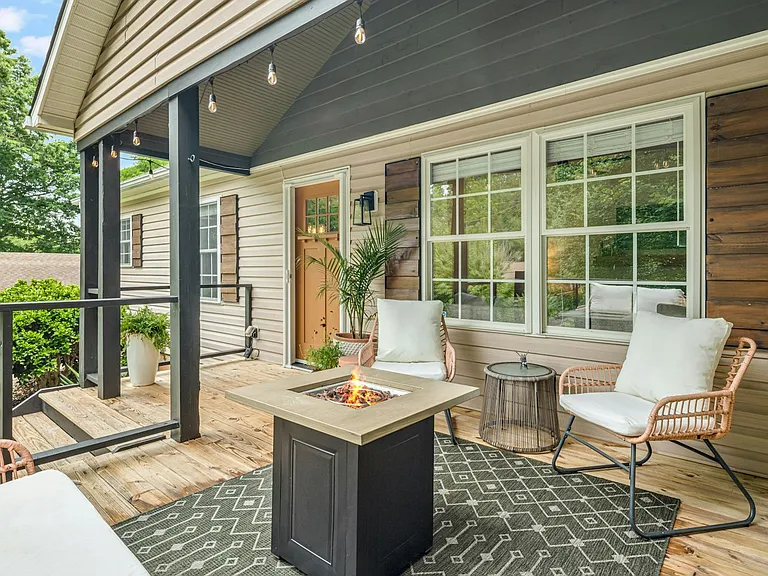 52 Shady Oak Dr — Photo 2