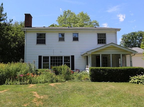 3rd image of 725 Kenilworth Ave