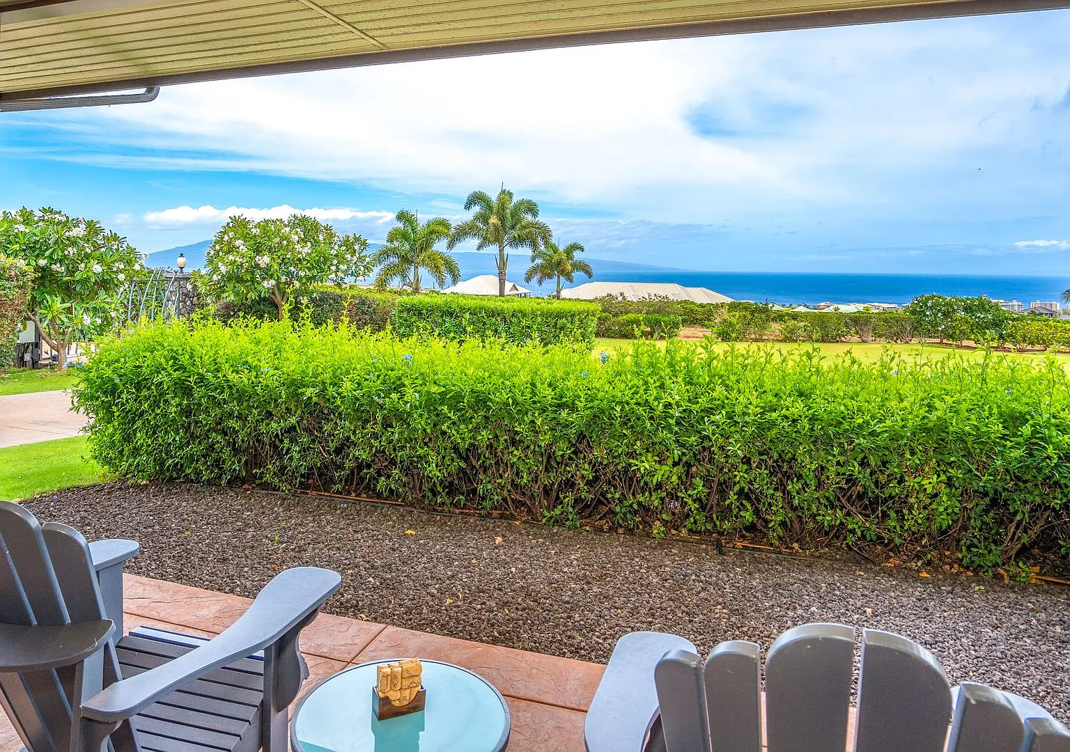 Stunning Single-Lever 2 Bed/ 2 Bath Home in Kaanapali Coffee Farms — Photo 2