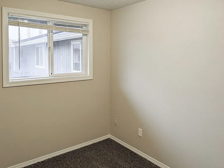 1543-1611 Salishan St SE — Photo 38