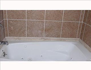 5th image of 8524 Fairfax Dr