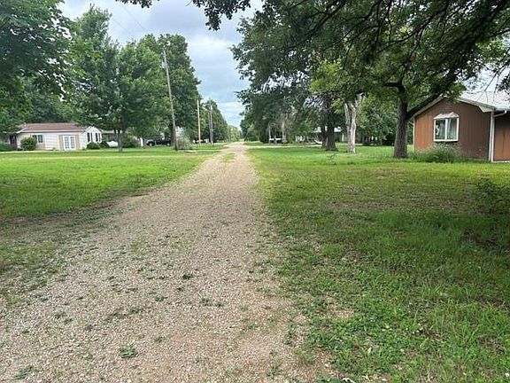 5th image of 165 Lakeview Dr