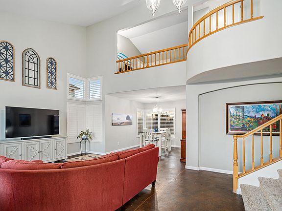 5th image of 40155 Castana Ln
