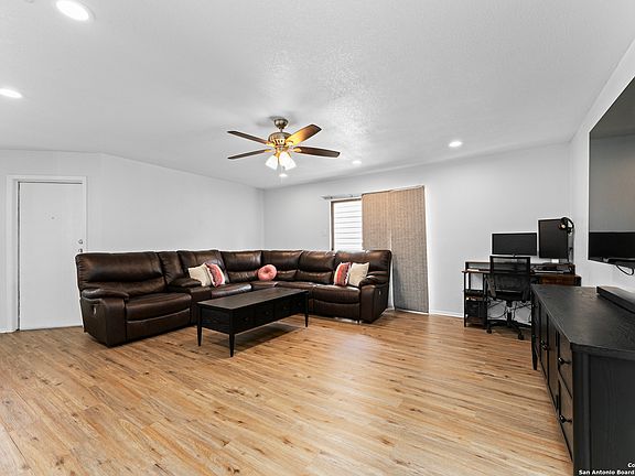 5th image of 6814 Eden Grove