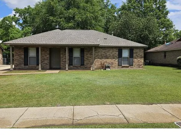 864 Rialto Dr, Montgomery, AL 36117