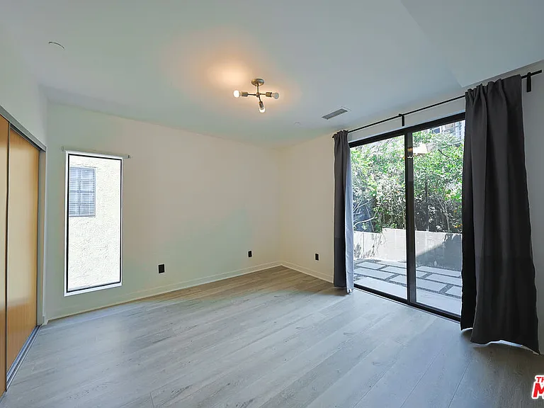 2230 Glendale Blvd — Photo 15