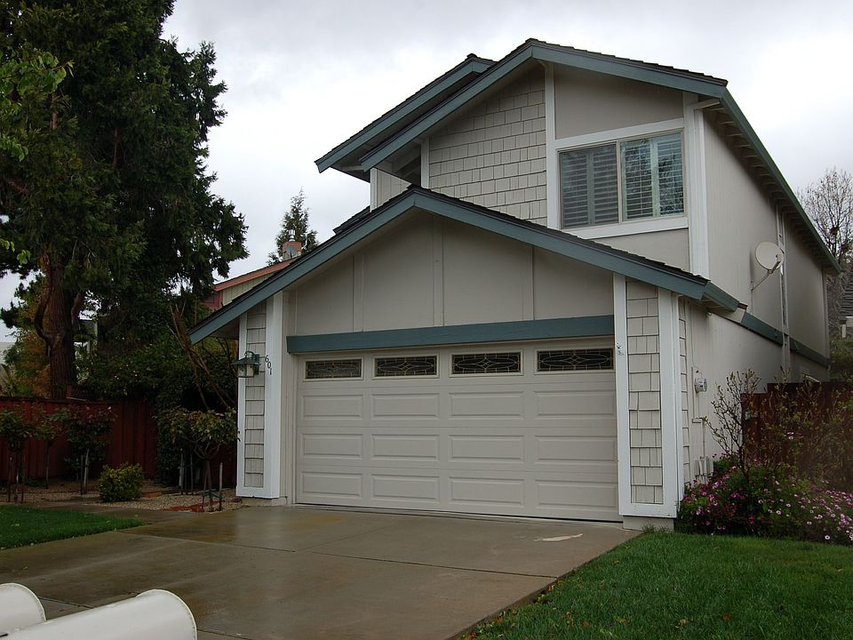 1st image of 601 El Patio Dr