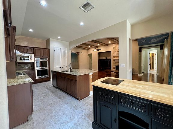 Kitchen, Extra Island on the right is negotiable