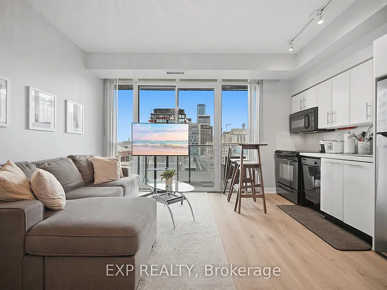 126 Simcoe St #1907 — Photo 14