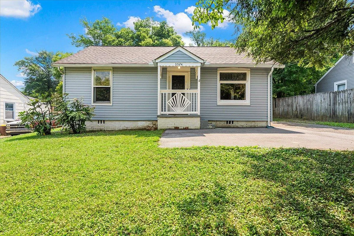 3 bed, 1.5 bath, 1397 sqft, $1,900 — Photo 3