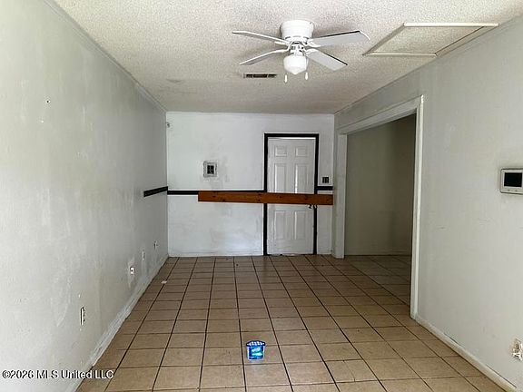 2nd image of 4118 Washington Dr