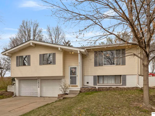 14008 Adams Cir, Omaha, NE 68137