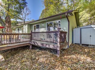 565 May Apple Ln, Mars Hill, NC 28754