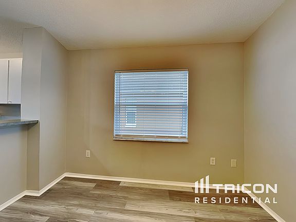 4th image of 2118 Deerfield Dr