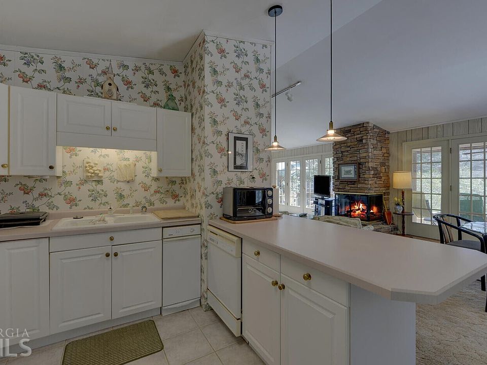 1102 Yonah Lake Rd, Toccoa, GA 30577 MLS 10140273 Zillow