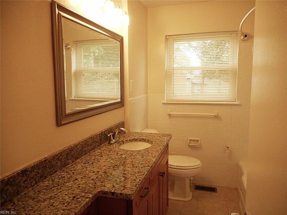 5th image of 120 Latham Dr