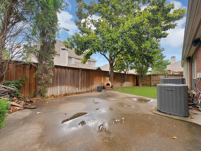 18638 Tall Oak Dr — Photo 37