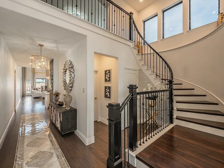 1742 Holmwood Dr — Photo 17