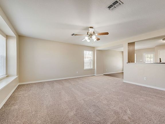 3rd image of 123 Southwestern Dr
