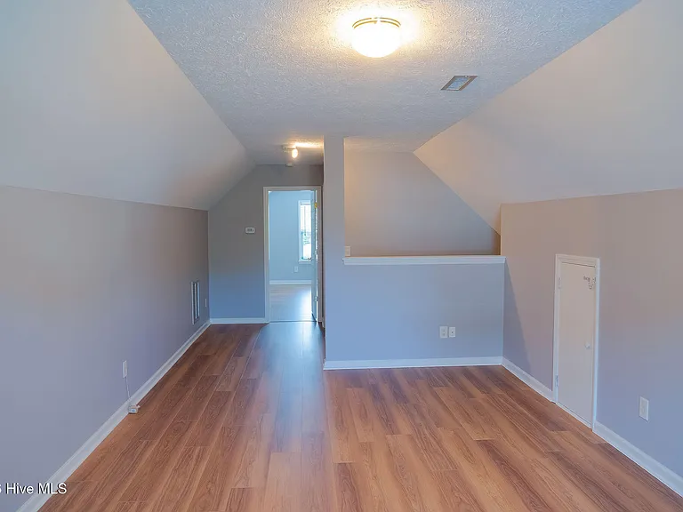 1006 Sheffield Dr — Photo 27