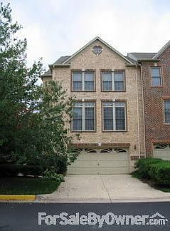 4123 Trowbridge St. : Front of townhome