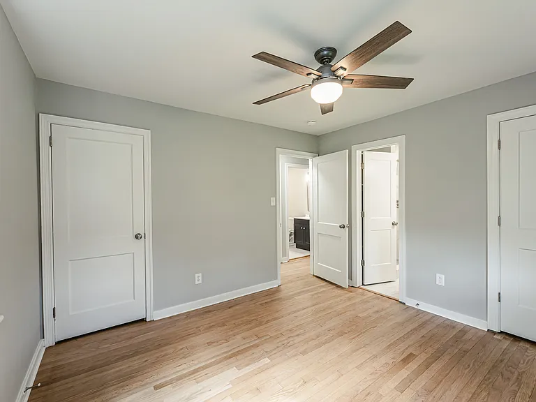 1404 Landis Dr — Photo 13