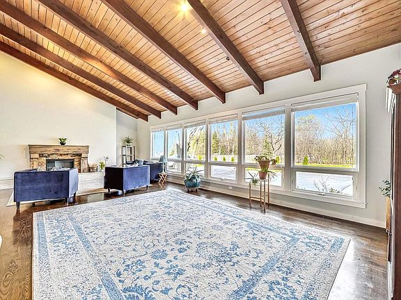 4th image of 1322 Knollwood Way