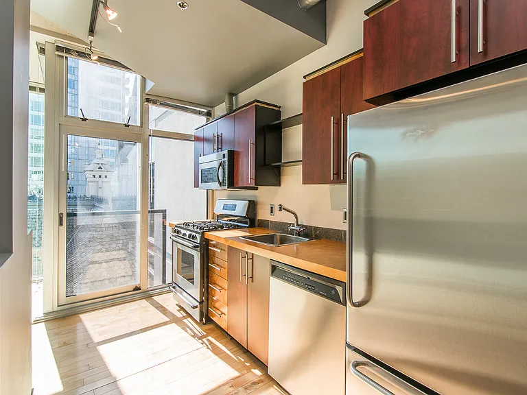 1410 SW 11th Ave #603 — Photo 9