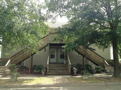 1st image of 5206 Largo Ct Unit 202