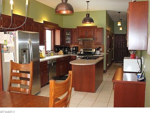 3rd image of 570 Avalon Dr SE
