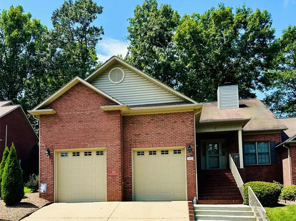 319 10th Ave NE, Conover, NC 28613