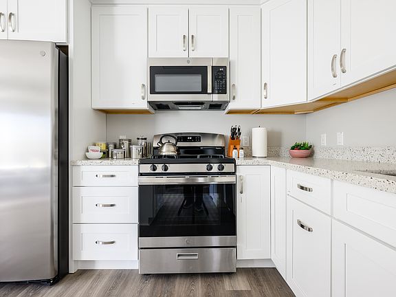 3rd image of 2896 Joseph Ave #202