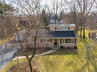23W735 Walnut St, Roselle, IL