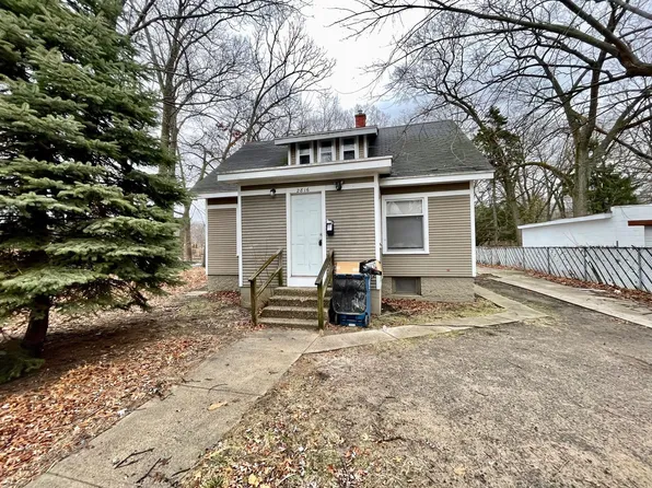 2816 Park St, Muskegon Heights, MI 49444