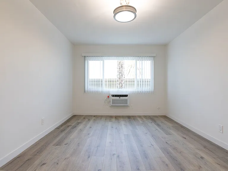 410 & 414 Manhattan Pl Los Angeles CA — Photo 17