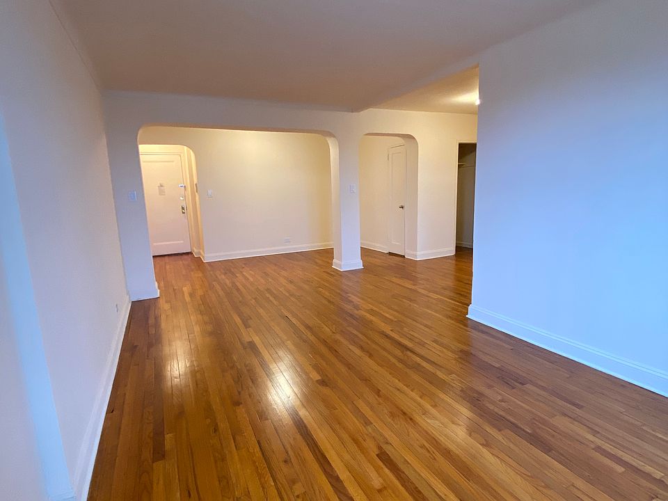 1st image of 13510 Grand Central Pkwy APT 209